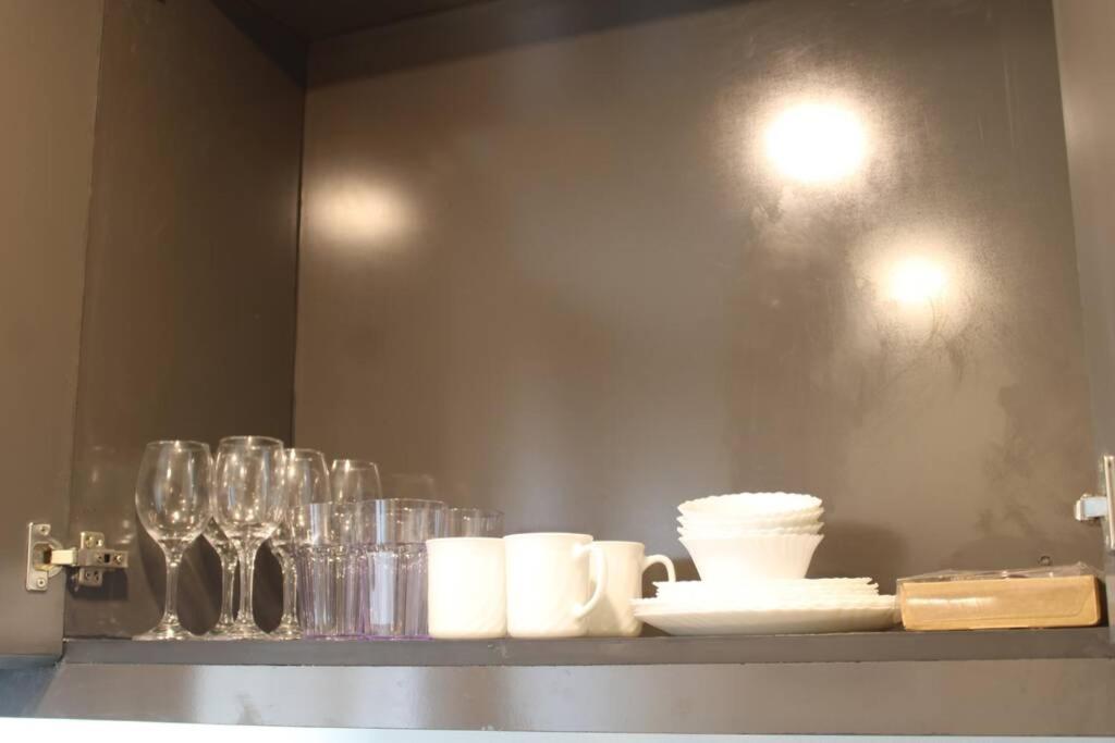 A2j Luxury Bgc Balcony Near Sm Aura Taguig Apartment